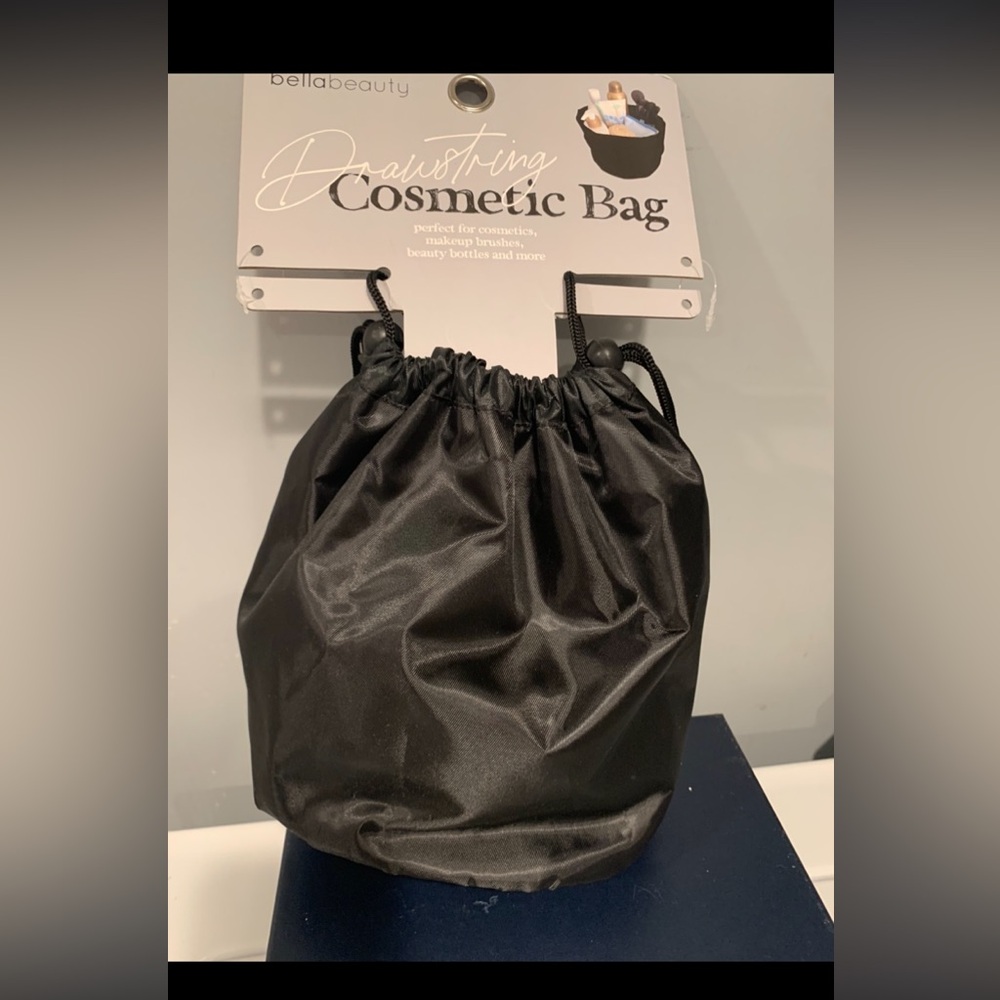 NWT Bella beauty black drawstring cosmetic bag.Perfect gift!